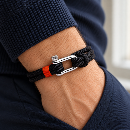 Bracelet Amarre — Argenté & Noir — mise en scène 1