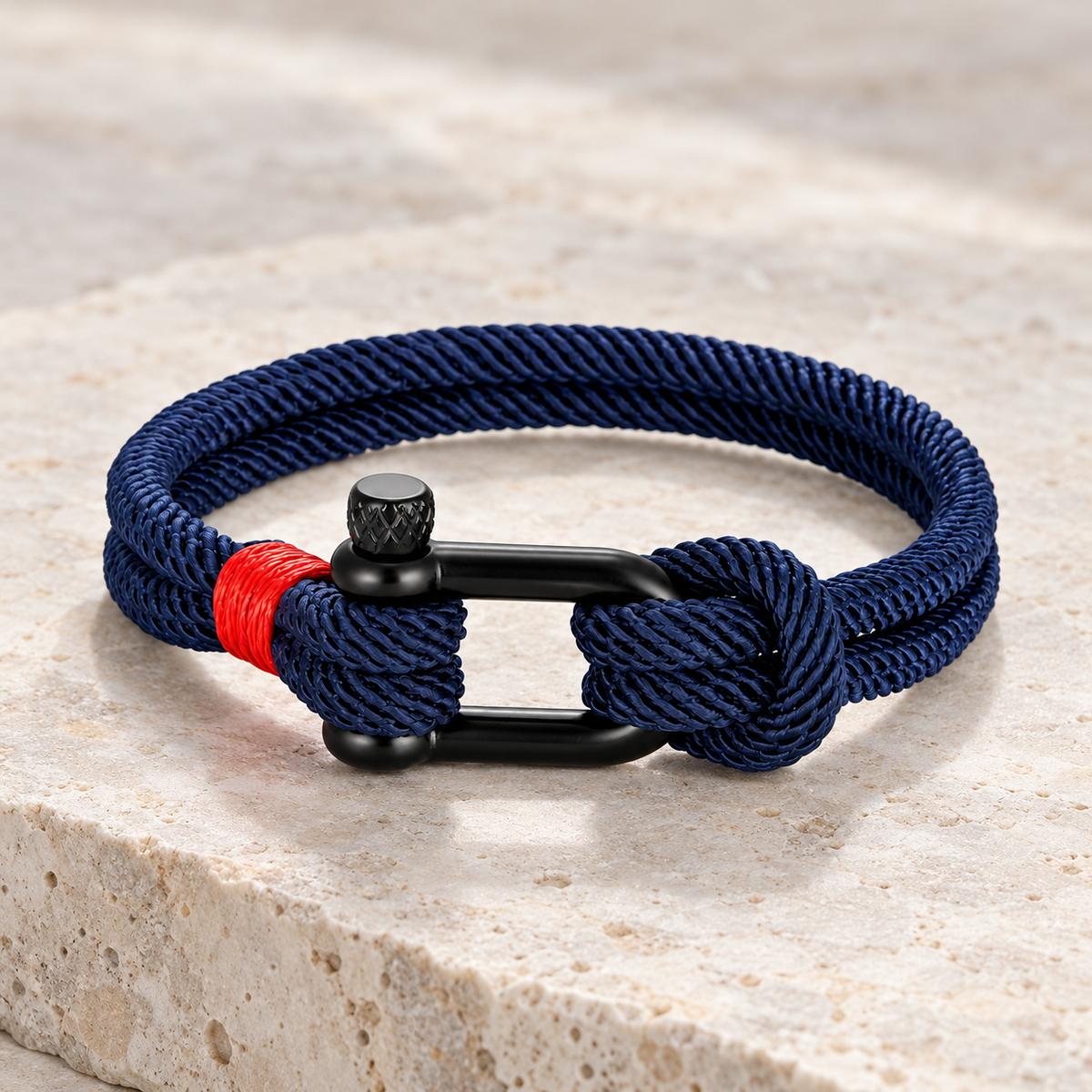 Bracelet Amarre — Bleu nuit & Noir — mise en scène 2